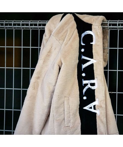 CavariA(キャバリア)/C.V.R.A ブランド刺繍切替ファーパーカー アウター/img10