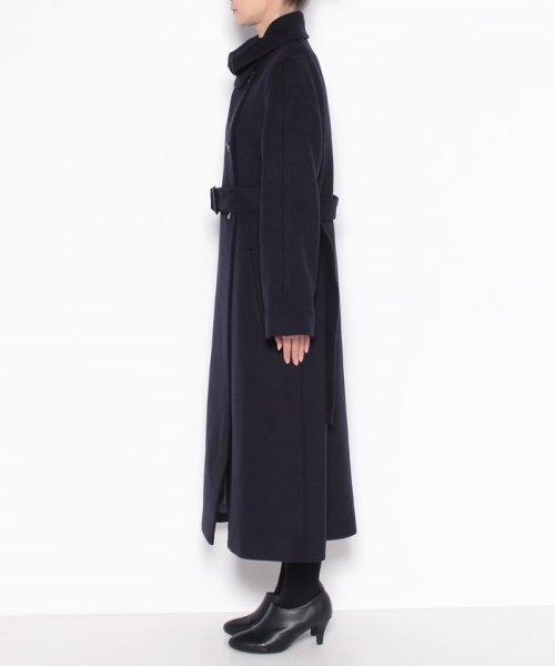 スプリットラグランロングコート ライトベージュ/サンドベージュ ネイビー/ダークネイビー キャメル/ライトブラウンの色味の違いに関しまして 生産時期が異なり釦が若干異なるためカラー表記を変更しておりますが 生地の色味は同一になります