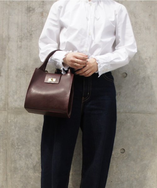 【TIDEWAY / タイドウェイ】MOSS METAL TWIST TOTE / モス メタルツイストトートバッグ ハンドバッグ 本革 牛革 TIDEWAY タイドウェイ