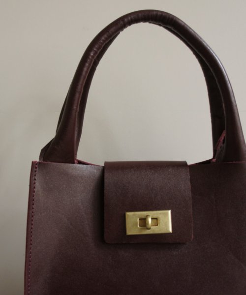 【TIDEWAY / タイドウェイ】MOSS METAL TWIST TOTE / モス メタルツイストトートバッグ ハンドバッグ 本革 牛革 TIDEWAY タイドウェイ