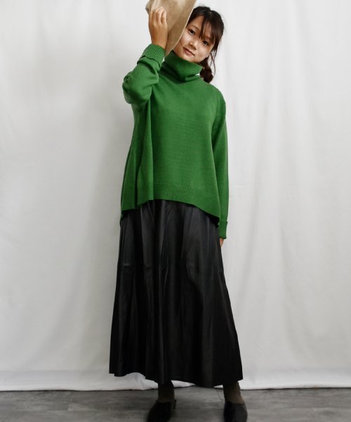ARGO TOKYO(アルゴトウキョウ)/Fake Leather Flare A Line Skirt 222017　フェイクレザーフレアAラインスカート/img02