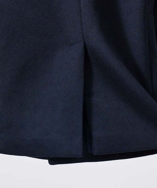 【MASCHILE/マスキーレ】メルトン ステンカラー コート 商品説明【素材】ウールとポリエステルを組み合わせることで保温性がありしなやかな肌触りを実現。イタリアンクラシックな2色の糸を織り込んだミックス調カラーでスモーキー KU1412081144(10725円)