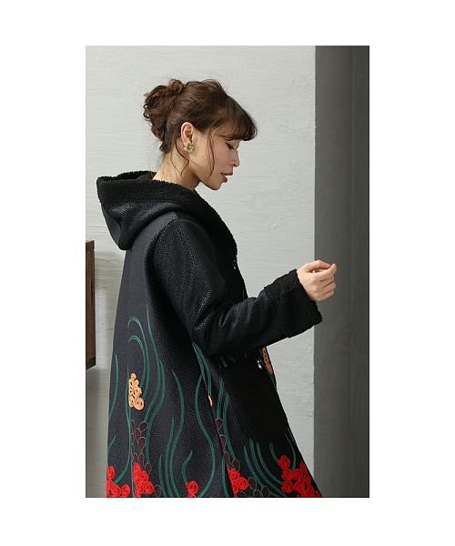 Sawa a la mode(サワアラモード)/色鮮やかな刺繍の裏ボア花柄ロングコート/img12