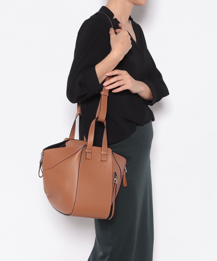 美品》LOEWE(ロエベ) ショルダーバッグ-