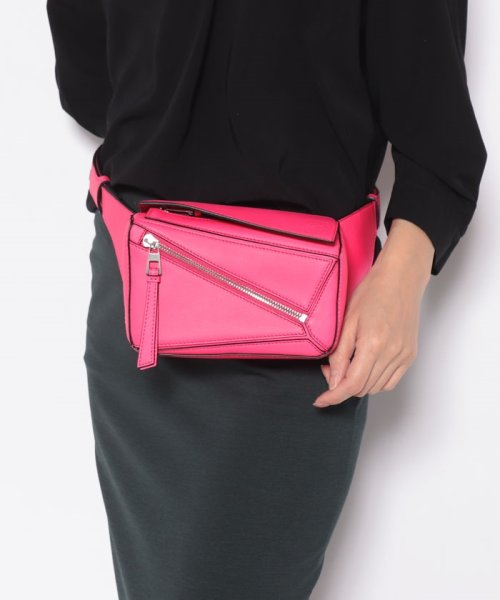 【LOEWE】ロエベ  ショルダーバッグ ウエストバッグ  パズルバムバッグミニ ピンク レディース 人気・おすすめ｜多用途・生活用品におすすめ キャンペーン中 即納 国内在庫管理・迅速発送・安心対応