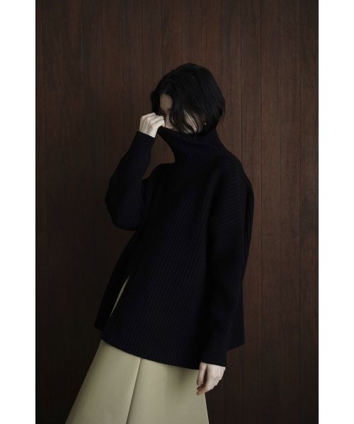 CLANE(クラネ)/DOUBLE FACE CENTER SLIT RIB KNIT TOPS/img02