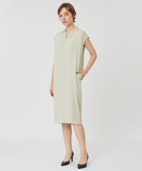 CINDY / Vネックワンピース(505111885) | ベイジ，(BEIGE，) - MAGASEEK 