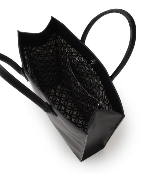 リサイクルレザー スクエアトートバッグ リサイクルレザーは