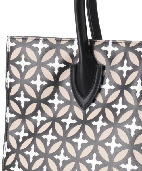 【otonaMUSE12月号掲載】オーバーラップサークル リサイクルレザー スクエアトート オーバーラップサークル リサイクルレザーは