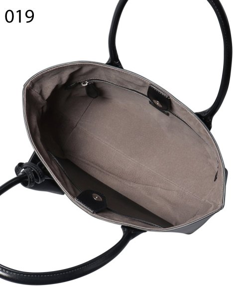 【スティーレ】レザートートバッグ M 本革 チャーム付き スティーレ