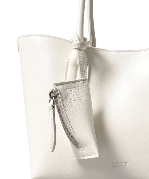 【スティーレ】レザートートバッグ M 本革 チャーム付き スティーレ