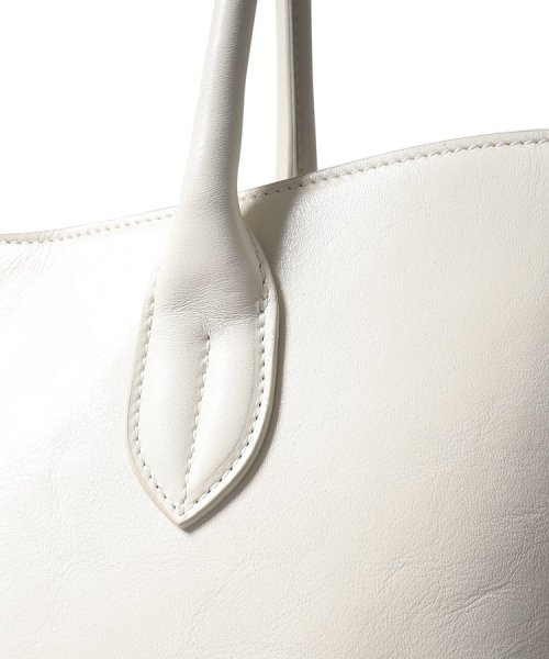 【スティーレ】レザートートバッグ M 本革 チャーム付き スティーレ