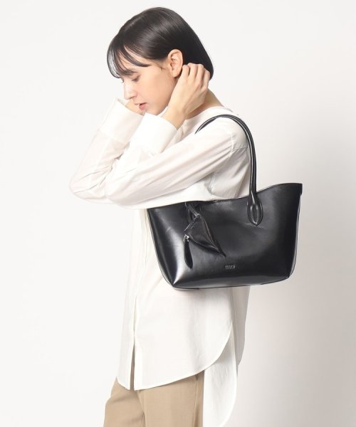 【スティーレ】レザートートバッグ M 本革 チャーム付き スティーレ