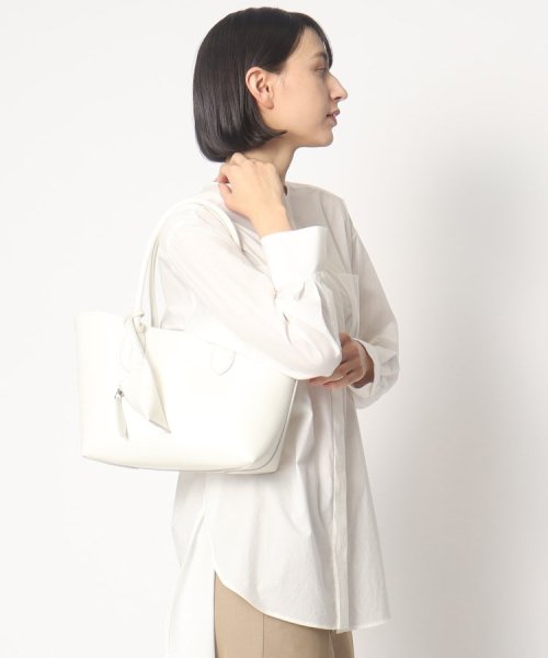 【スティーレ】レザートートバッグ M 本革 チャーム付き スティーレ