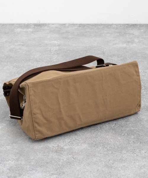 ボストンバッグ ショルダー パラフィン 2WAY メンズ レディース カバン 収納 便利 国産 日本製 オープンファスナー 牛革 本革 撥水 お出かけ Butl ショルダー パラフィン メンズ 撥水 Butler Verner Sails/バトラーバーナーセイルズ