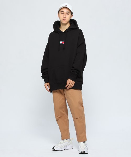 TJM TOMMY BADGE HOODIE 