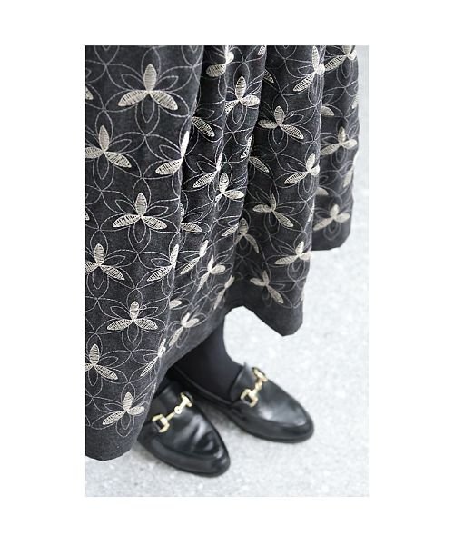 Sawa a la mode(サワアラモード)/ナチュラル可愛い花刺繍フレアスカート/img15