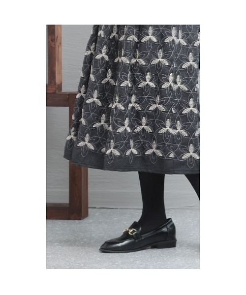 Sawa a la mode(サワアラモード)/ナチュラル可愛い花刺繍フレアスカート/img16