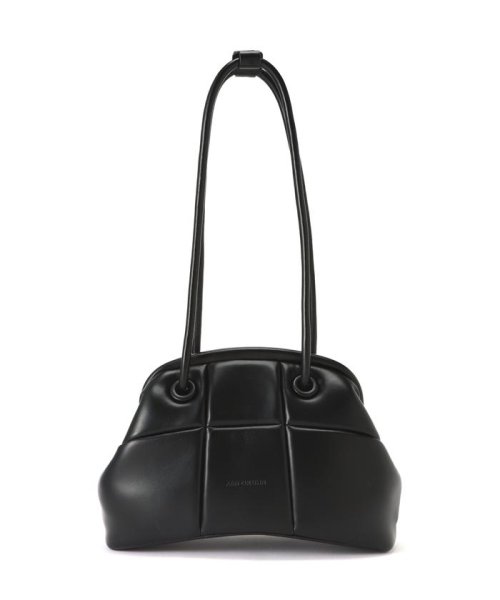 ADD CULUMN(アドカラム) PUFF－CLASP/口金バック 商品説明光沢の少ないマットな質感のヴィーガンレザー。ダウン調の縫製で、スクエアに模られたデザイン。長財布が入る口金バック。口元はがま口仕様内側ポケット２個ハンドル CEG1685586035(12870円)