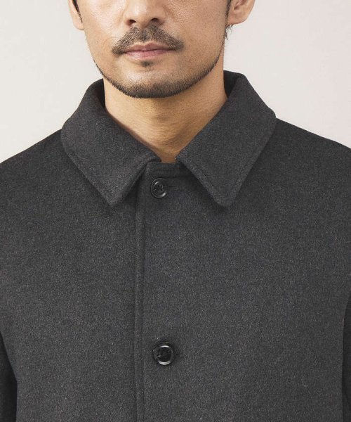 【MASCHILE/マスキーレ】メルトン ステンカラー コート 商品説明【素材】ウールとポリエステルを組み合わせることで保温性がありしなやかな肌触りを実現。イタリアンクラシックな2色の糸を織り込んだミックス調カラーでスモーキー KU1412081144(10725円)