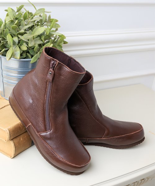 JSハートレーベル☆サイドジップ本革インヒールショートブーツaw 