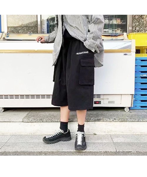 マウマウ ファッション Mowmow Fashion メンズファッション 韓国風 カジュアルパンツ ハーフパンツ ストリート アメカジ ボトムス ズボン ヒップホップ 大学生 春夏 すずしい かっこいい かわいい Magaseek