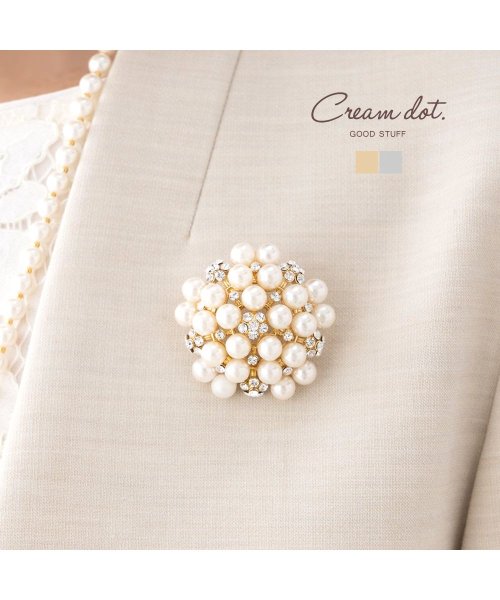 cream dot(クリームドット)/胸元で煌めく、贅沢パール×ビジューの華やかブローチ/img01