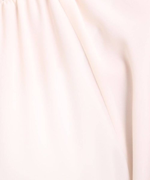 Couture Brooch(クチュールブローチ)/【後ろ姿も可愛い、ほんのり甘めな大人レディスタイル】ピコフリルシャーリングブラウス/img32