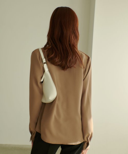 marjour(マージュール)/SHOULDER TUCK BLOUSE/img03