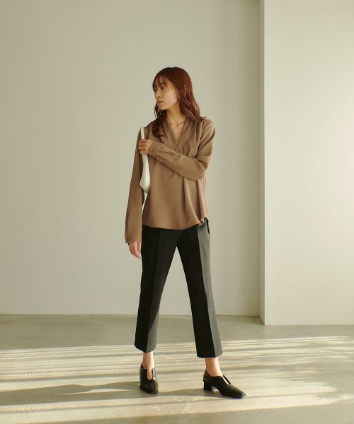 marjour(マージュール)/SHOULDER TUCK BLOUSE/img04