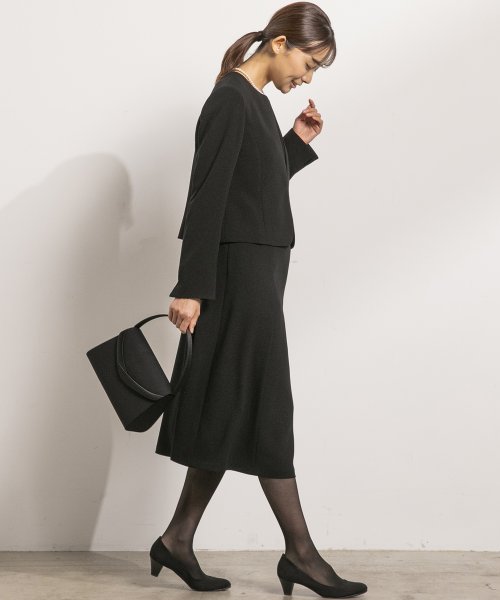 【洗える】【喪服】ノーカラージャケット＆ボウタイ風セミフレアワンピース /レディース/ブラックフォーマル/卒業式（卒園式）入学式（入園式）七五三・お宮参り あり ■なし 喪服 入学式 七五三 卒業式 洗える 卒園式 入園式 ジャケット 東京ソワール デザイン セレモニー 結婚式 お宮参り 礼服 生地感 薄い 厚い 透け感 伸縮性 光沢感 裏生地