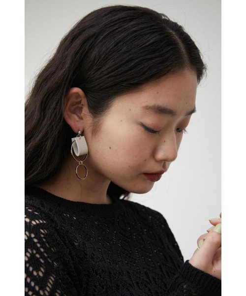 AZUL by moussy(アズールバイマウジー)/BICOLOR FAUX LEATHER EARRINGS/img04