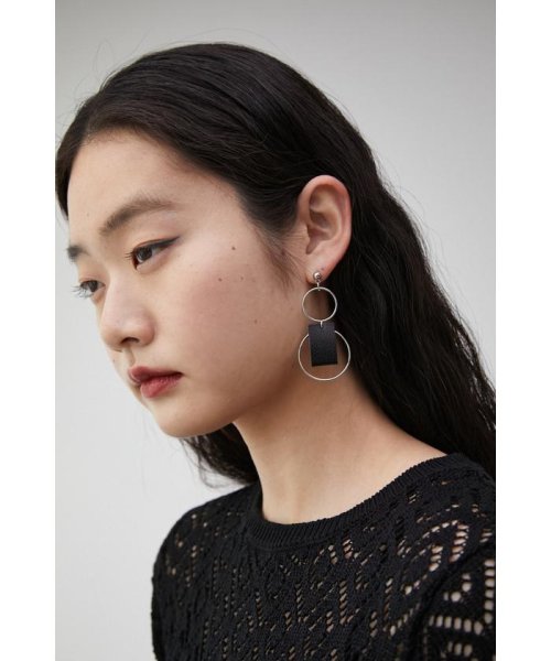 AZUL by moussy(アズールバイマウジー)/BICOLOR FAUX LEATHER EARRINGS/img05