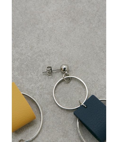 AZUL by moussy(アズールバイマウジー)/BICOLOR FAUX LEATHER EARRINGS/img08