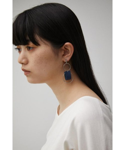 AZUL by moussy(アズールバイマウジー)/BICOLOR FAUX LEATHER EARRINGS/img10