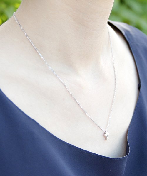 MAISON mou(メゾンムー)/【YArKA/ヤーカ】stainless mini cross top necklace[ct]/ステンレスミニクロスネックレス/img01