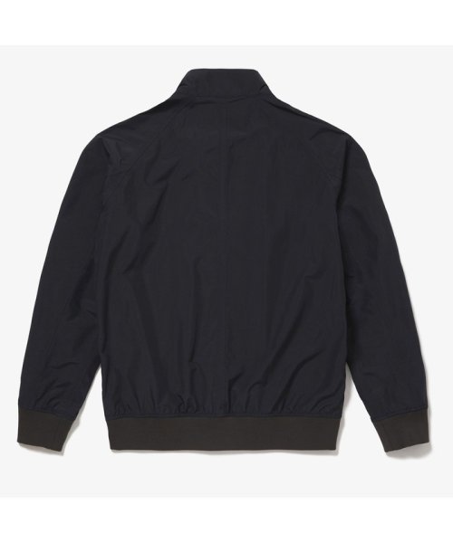 2.5レイヤースイングトップジャケット 商品説明チンストラップを備えたスタンドカラーに、フラップ付きのポケット、袖・裾のリブニット。スイングトップジャケットのベー R1832326694(14168円)