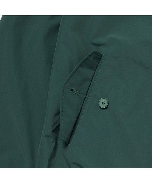 2.5レイヤースイングトップジャケット 商品説明チンストラップを備えたスタンドカラーに、フラップ付きのポケット、袖・裾のリブニット。スイングトップジャケットのベー R1832326694(14168円)