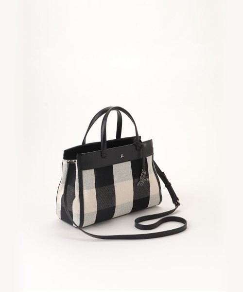 IS11KB－02 sophie 2wayトートバッグ 中仕切りポケット 背胴ポケット 取り外し可能なポーチとショルダーストラップ付き 取り外し可能なチャーム付き 底鋲付き 商品にアテンションカードや品質表示タグが付属している場合 必ずご確認の上 お取扱いください