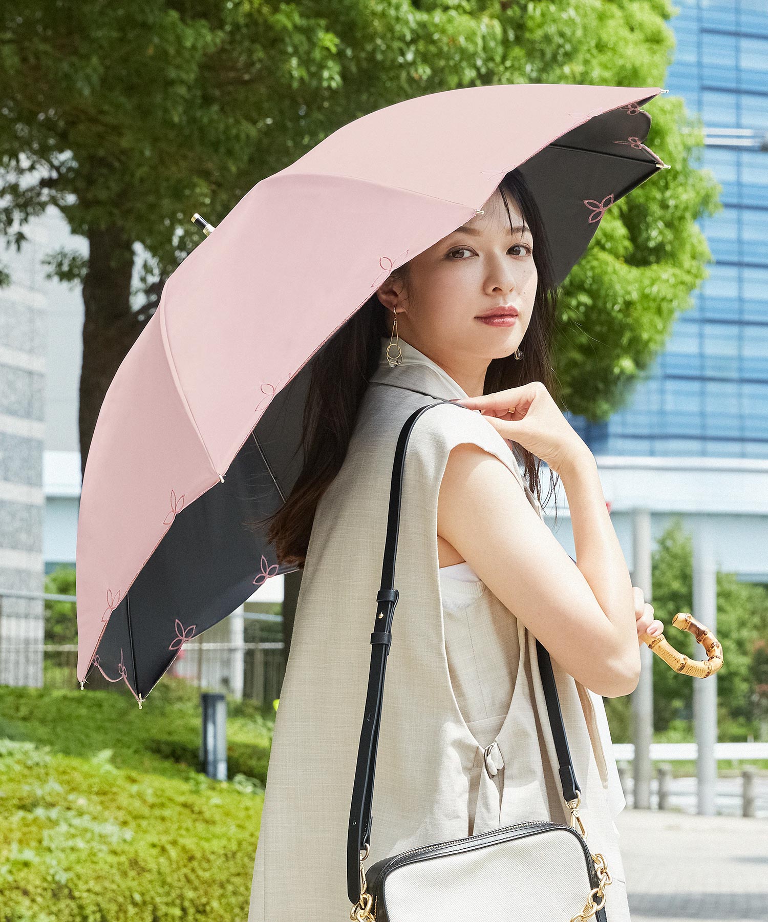 日傘 晴雨兼用 女優日傘 長日傘 刺繍 完全遮光 遮熱 UVカット かわず