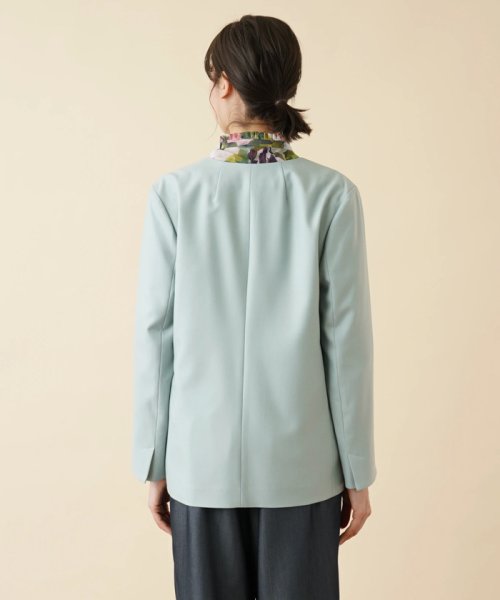 ノーカラージャケット 