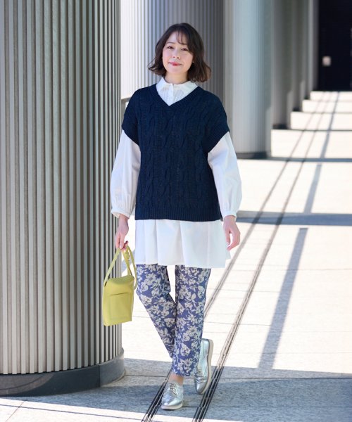 ケーブル編みVネックニットベスト【プラス企画】 