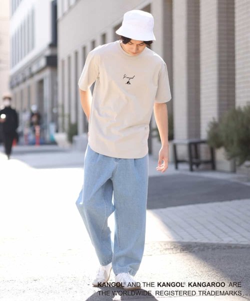 a.v.v (MEN)(アー・ヴェ・ヴェメンズ)/【コラボ/KANGOL】スクエアプリントTシャツ/img09