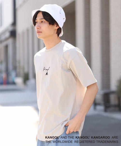 a.v.v (MEN)(アー・ヴェ・ヴェメンズ)/【コラボ/KANGOL】スクエアプリントTシャツ/img19