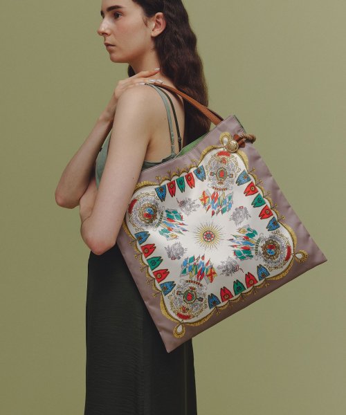 【TREASURE TOPKAPI】トレジャー トプカピ【アーカイブ】マイルドサテン スカーフ パネル柄 トートバッグ 2023 