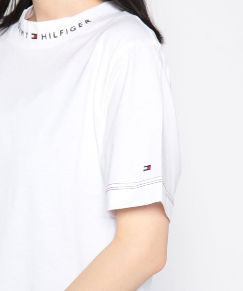 TOMMY HILFIGER(トミーヒルフィガー)/モックネックロゴショートスリーブTシャツ/img11