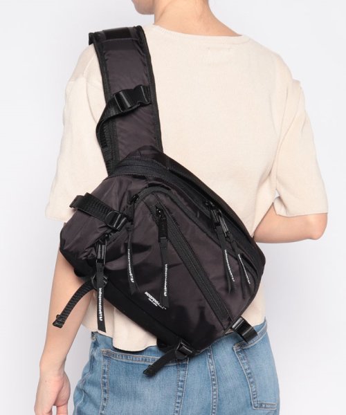 INDISPENSABLE(INDISPENSABLE)/INDISPENSABLE SLING BAG SNATCH ECONYL/img12