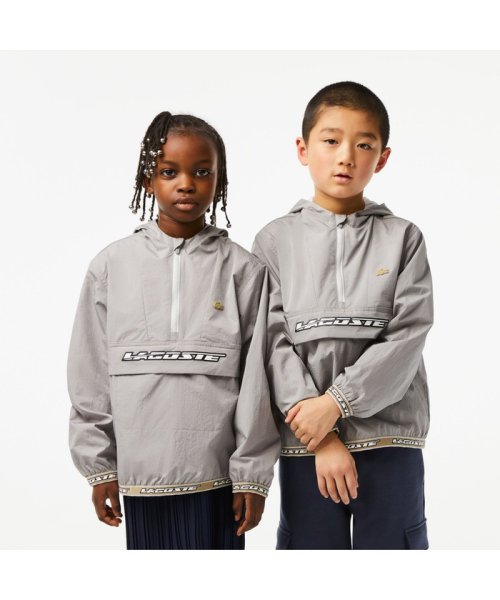 LACOSTE KIDS(ラコステ　キッズ)/BOYS グラフィカルブランドネームロゴアノラック/img01