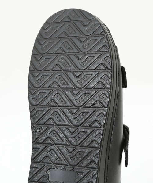 【WEB限定】ダブルバックル クッションソールサンダル 商品説明【デザイン】オーセンティックなダブルバックル仕様のサンダルをやや甲の覆いを深く、肌の見える面積を少なくし、素足でもソックス合わせでもフィッ DG1218552971 (9295円)