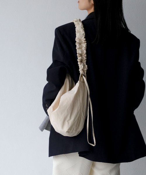 marjour(マージュール)/GATHER STRAP CROSS BAG/img11